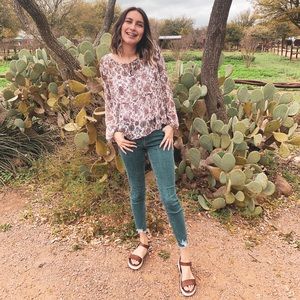 Meet your Posher, Brittney